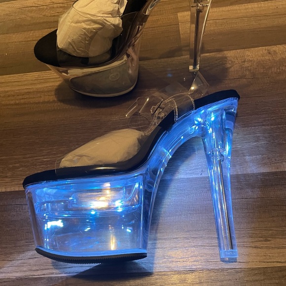 Flash dance 🪩LED Pleaser Heels - Picture 8 of 10